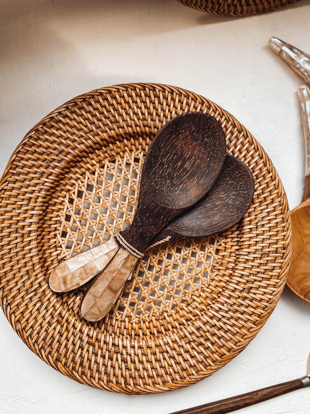 Petite cuillère en bois de cocotier – Cocobols