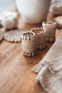 Rond de serviette en rotin et coquillages