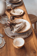 Set de table rond en rotin et coquillages