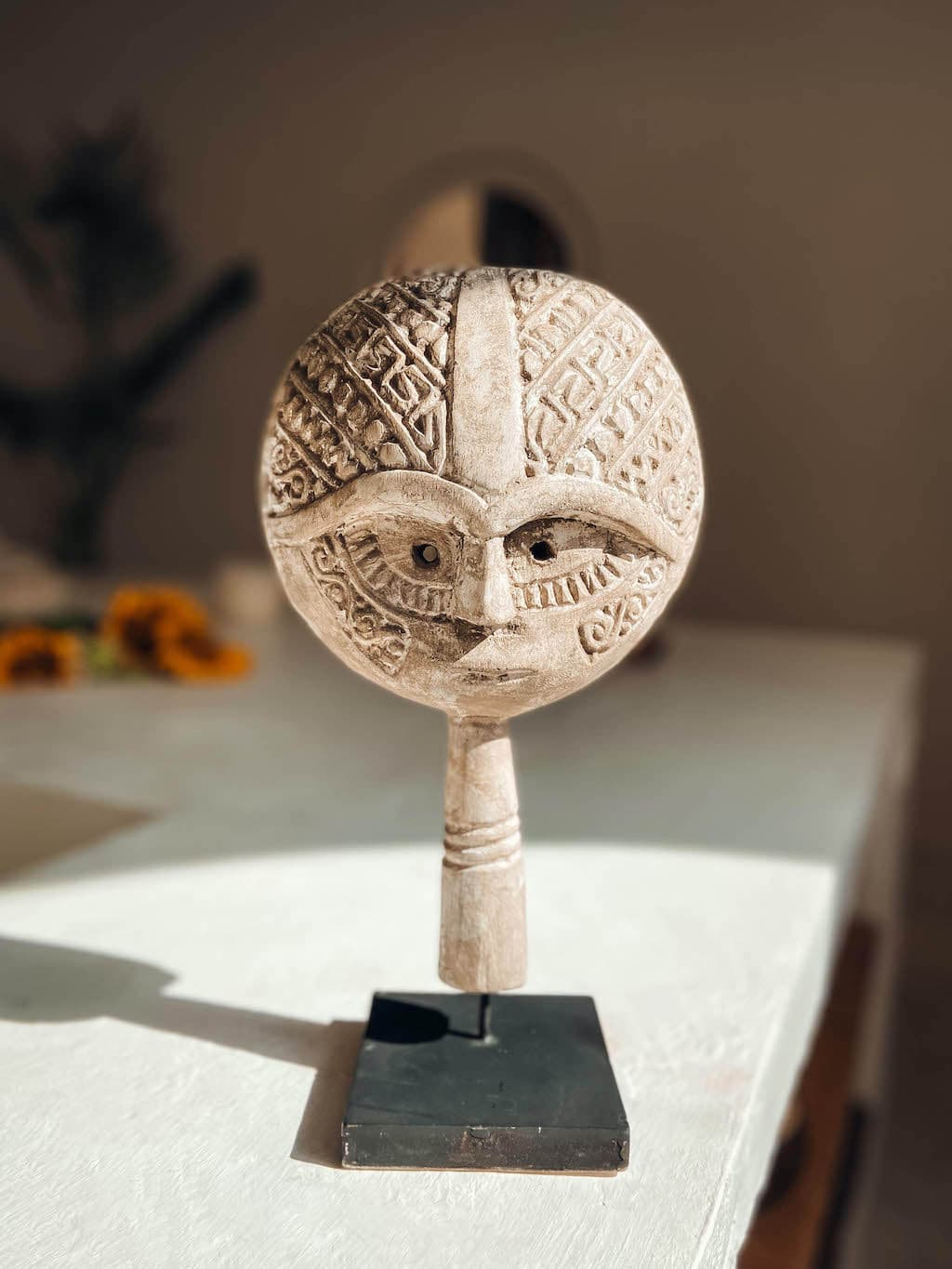 Masque en bois sculpté ethnique du Timor